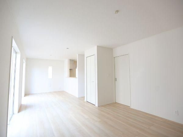 New 3LDK House in Oita City with 4 Car Parks & Modern Amenities - Thumbnail 4