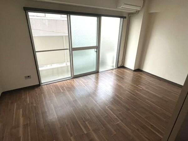 2DK Apartment for Rent in Hon-Komagome, Bunkyo, Tokyo - Thumbnail 4