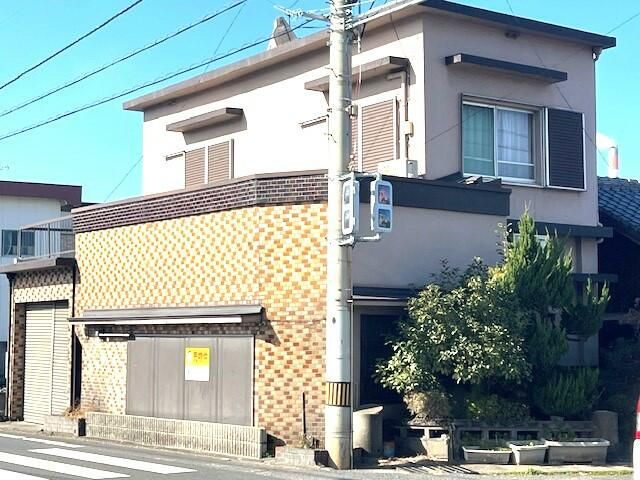 4LDK Detached House for Sale in Shikokuchuo City, Ehime - Thumbnail 2