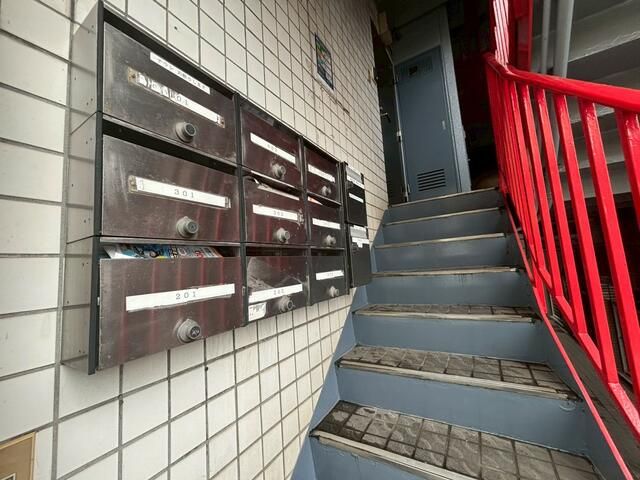 10-Unit Apartment Building for Sale in Shinagawa, Tokyo - Thumbnail 2