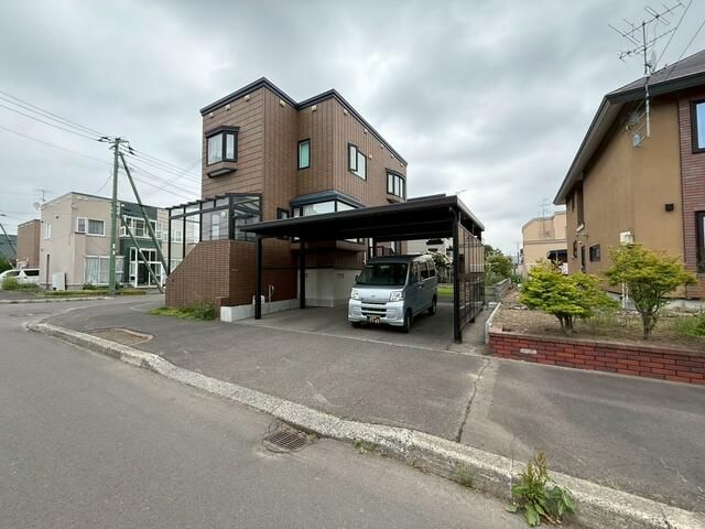 5LDK House for Sale in Sapporo's New River Area - Image 11