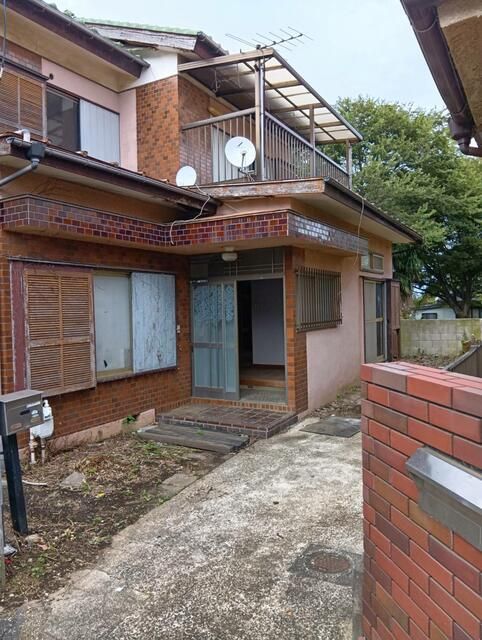 Land with Deteriorated House for Sale in Kamagaya, Chiba - Image 7