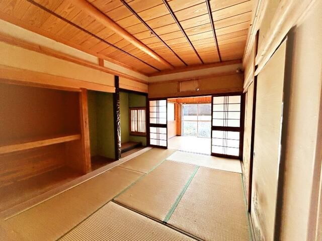 1966 6SDK House with 2-Car Parking in Kitakyushu, Fukuoka - Image 22