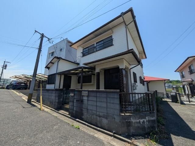 5LDK Detached House for Sale in Hoshiwadai, Kitakyushu - Thumbnail 2