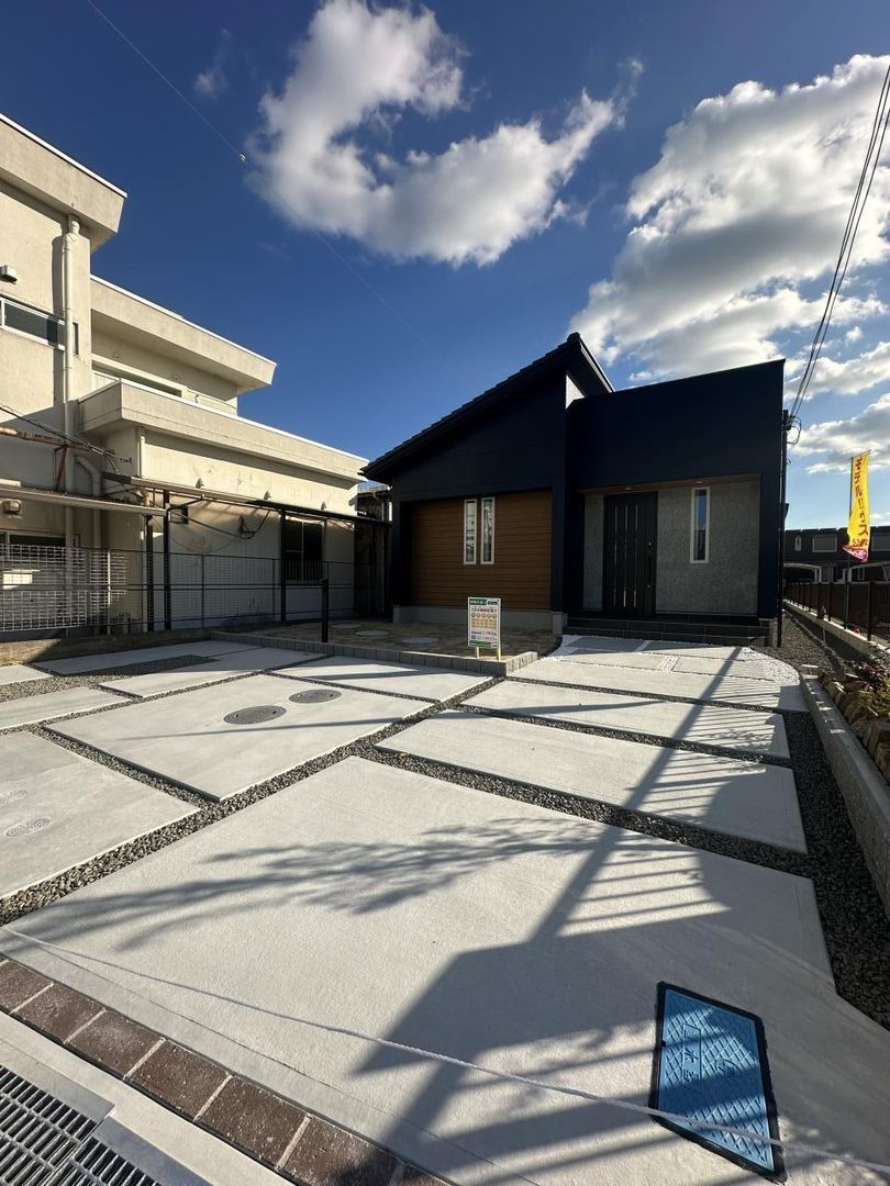 New 3LDK House in Wakayama City, Wakayama Prefecture - Thumbnail 4