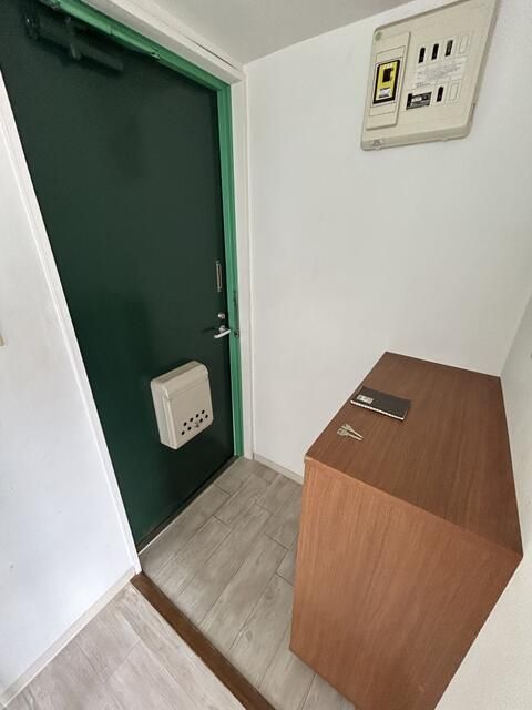 Spacious Studio Loft Apartment in Kohoku, Yokohama - Thumbnail 3