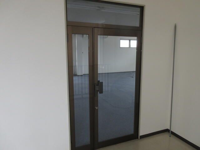 Commercial Space for Rent in Komatsu, Ishikawa 80.95m² - Thumbnail 2