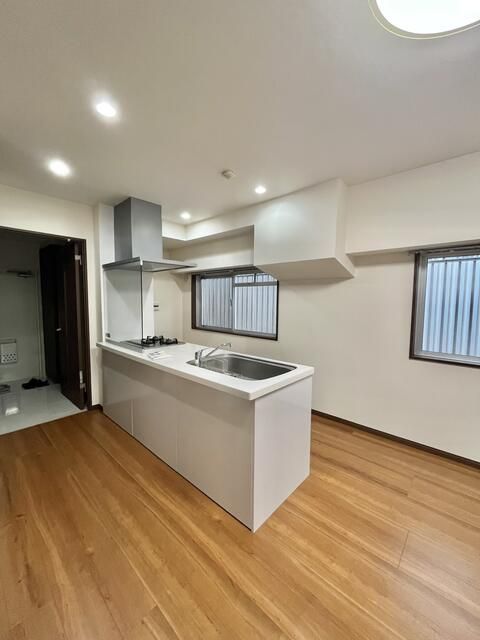 1LDK Apartment for Sale in Nakameguro, Tokyo - 42.36 sqm - Thumbnail 2