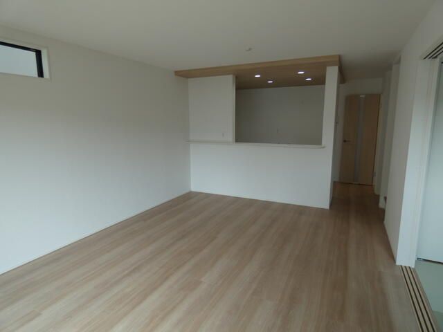 New 4LDK House in Takasaki, Gunma - 105.99m² Living Space - Thumbnail 2