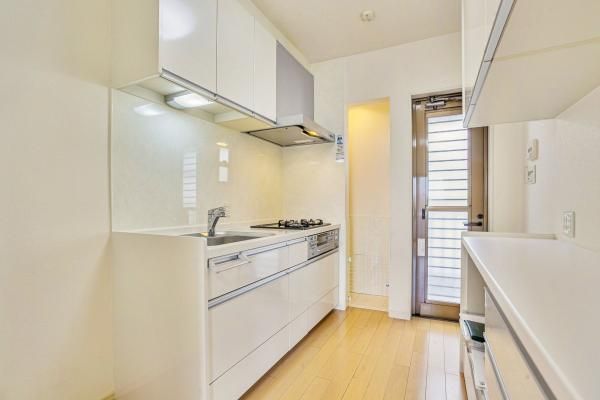 1996 3DK Detached House for Sale in Nishinomiya - Thumbnail 2