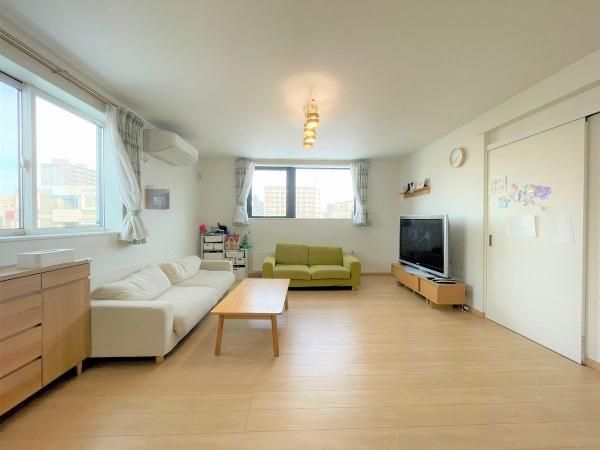 2015 Built 3-Story RC House in Sapporo Chuo-ku with 287sqm Floor Area - Thumbnail 2