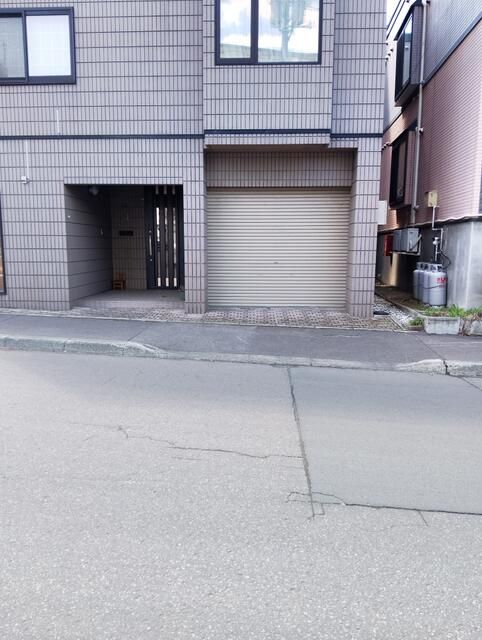 Detached Home with Commercial Space in Sapporo - Thumbnail 4