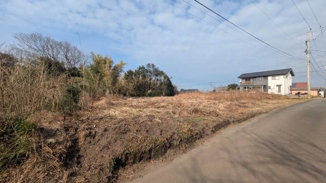 Kagoshima Countryside Home with Large Land Plot and Beach Access - Thumbnail 4