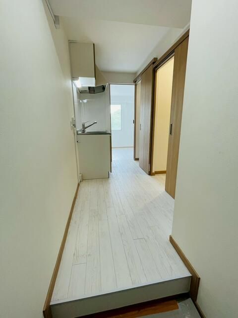 1K Apartment for Rent in Nishi Ward, Yokohama - 30 sqm - Thumbnail 2