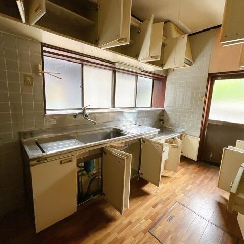 7LDK House for Sale in Takaoka, Toyama with 426sqm Land - Thumbnail 2