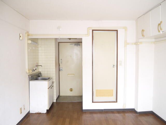 Studio Apartment for Sale in Suginami, Tokyo 13.39m² - Thumbnail 3
