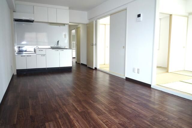3LDK Apartment for Rent in Yamano-te, Sapporo - Thumbnail 3