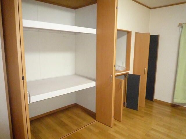 Income Apartment Building in Ryugasaki, Ibaraki - 110 sqm - Thumbnail 3