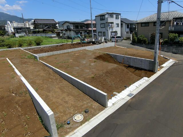 Vacant Land for Sale in Hadano, Kanagawa - 119.97 sqm Corner Lot - Thumbnail 2