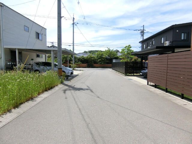 Vacant Land for Sale in Kaga City, Ishikawa Prefecture - Thumbnail 2
