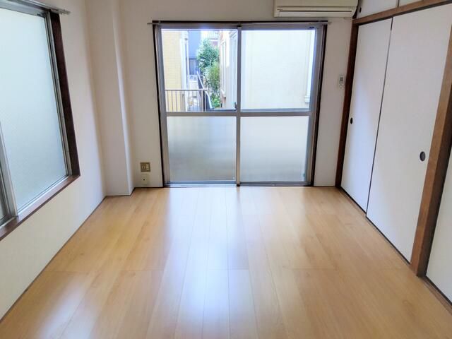 1K Apartment for Rent in Koganei, Tokyo Near Musashi-Koganei Station - Thumbnail 3