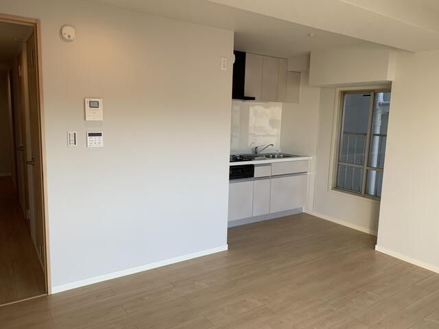 1LDK Apartment for Sale in Sumida, Tokyo – 42.60 sqm - Thumbnail 2