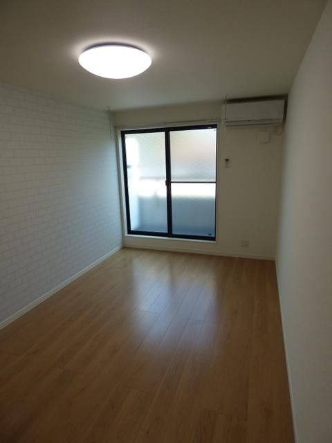 1K Apartment for Rent in Kashiwa, Chiba - 71,000 Yen - Thumbnail 2