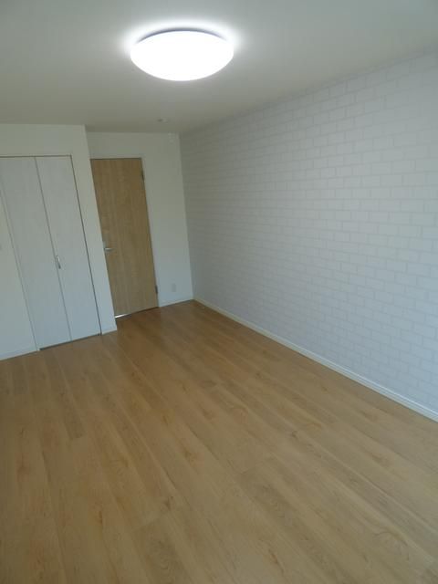 1K Apartment for Rent in Kashiwa, Chiba - 71,000 Yen - Thumbnail 3