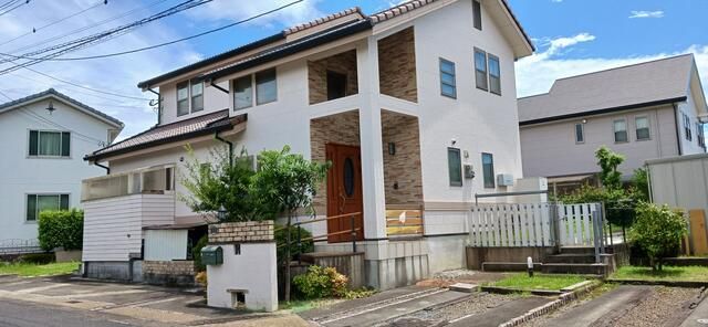 4LDK House for Sale in Oita City with 3 Car Parking - Main Image