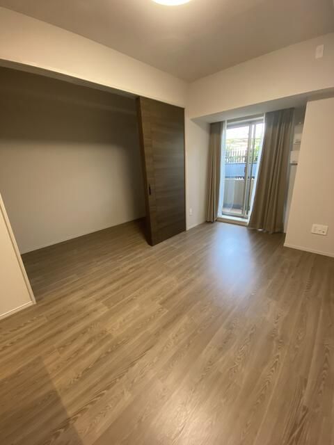 Modern 1LDK Apartment Near Jichi Medical University Station - Thumbnail 4