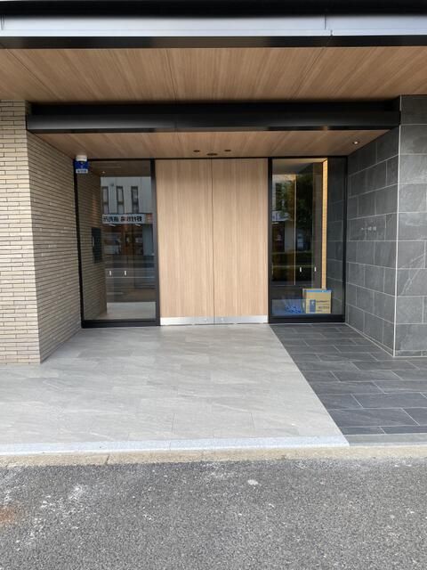 Modern 1LDK Apartment Near Jichi Medical University Station - Thumbnail 2