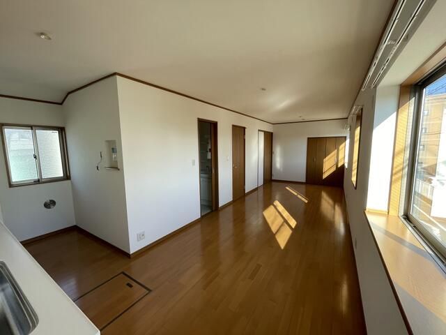 3LDK Detached House for Rent in Tachikawa, Tokyo - Thumbnail 2