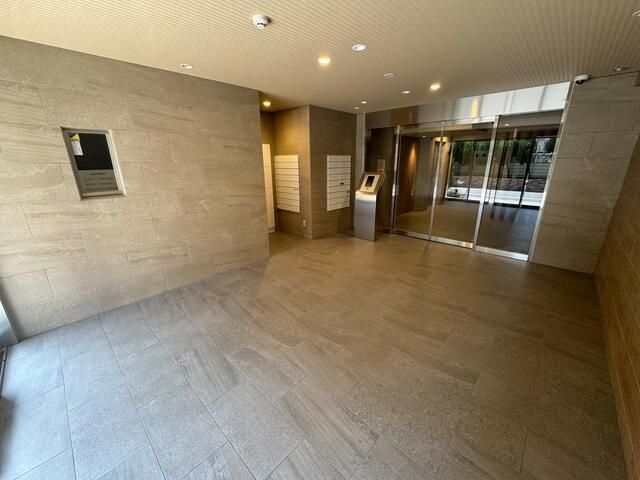 Modern 1DK Apartment for Sale in Aoto, Katsushika-ku, Tokyo - Thumbnail 4