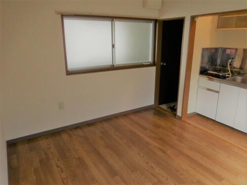 1K Apartment for Rent in Shinjuku, Tokyo - Near Yotsuya Station - Thumbnail 2