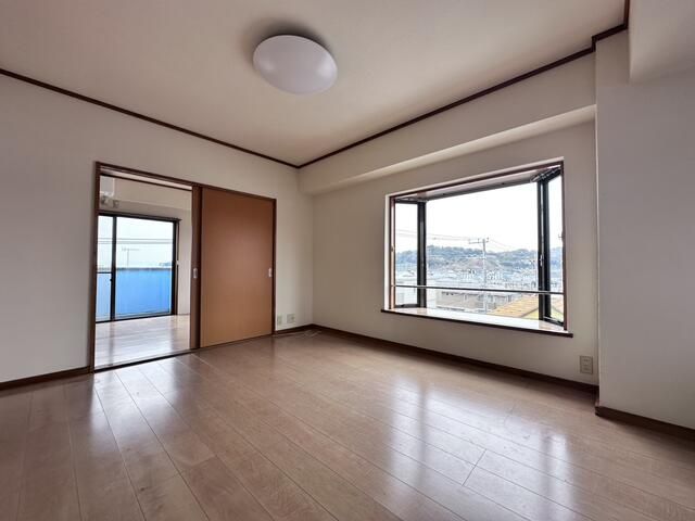1LDK Apartment for Rent in Zushi, Kanagawa - Thumbnail 3
