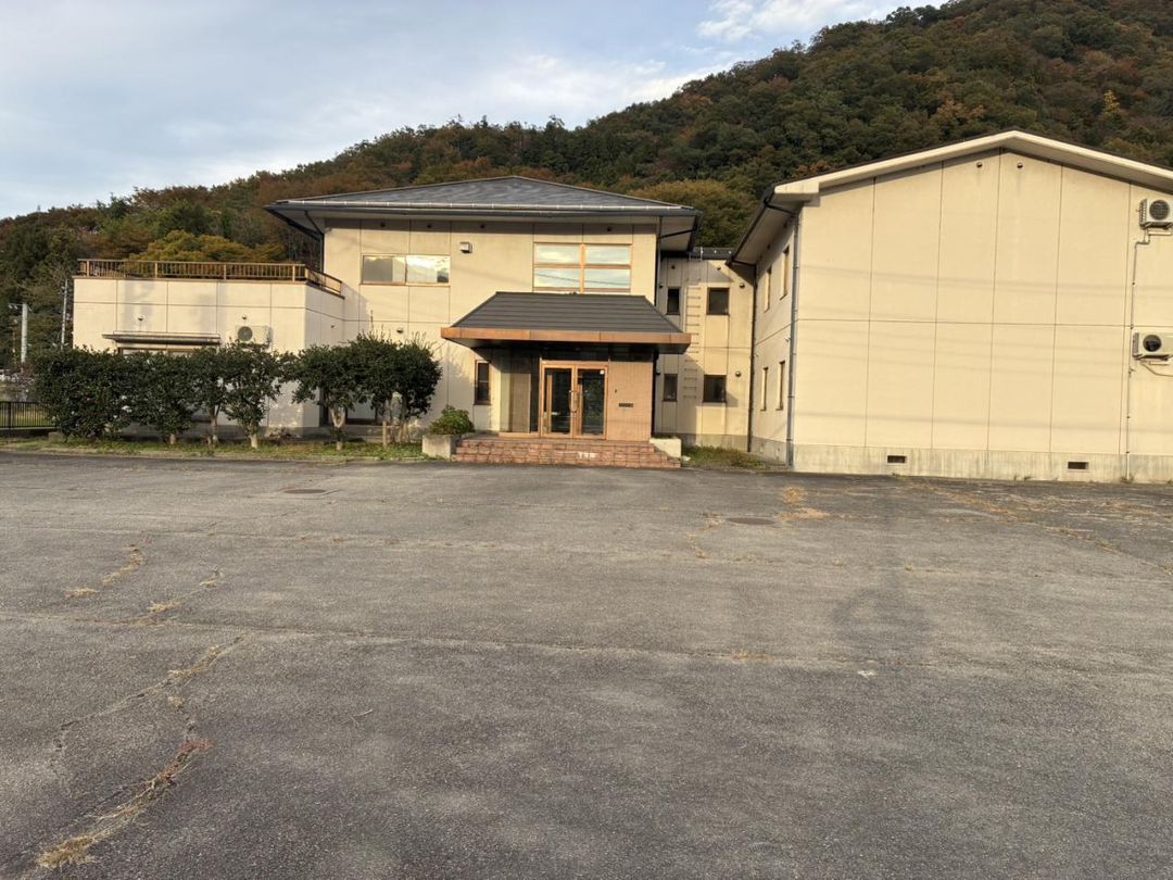 Dormitory for Rent in Tsuru, Yamanashi - 838 sqm Building - Thumbnail 2