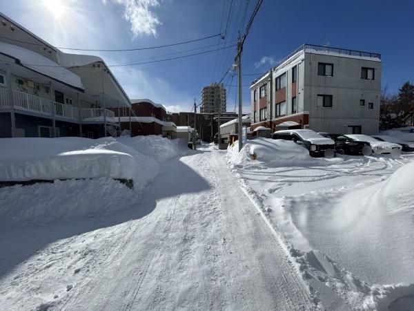 4SLDK House in Sapporo's Maruyama Area with Large Garden - Thumbnail 4