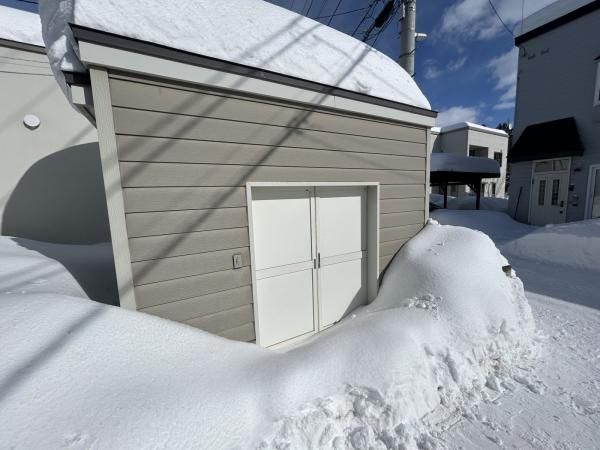 4SLDK House in Sapporo's Maruyama Area with Large Garden - Thumbnail 3