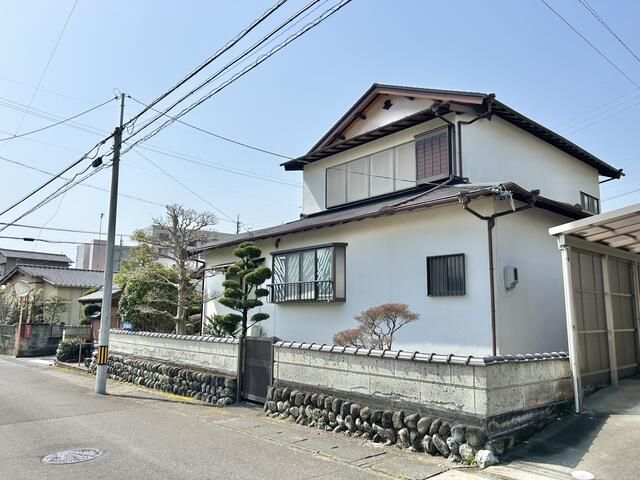 Traditional 6DK Japanese House on Large Corner Lot in Shizuoka - Main Image