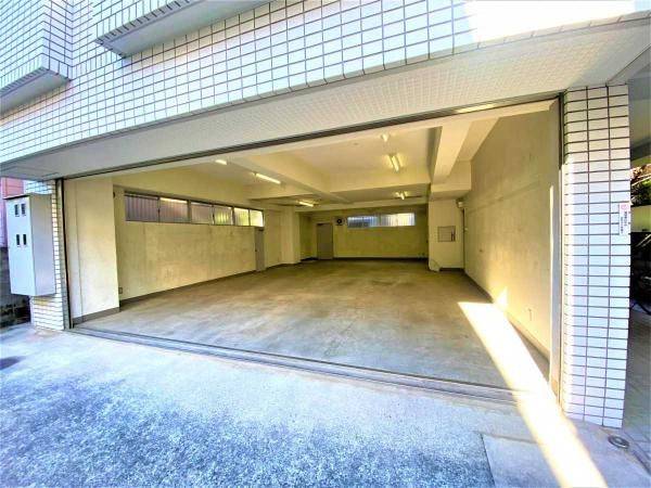 3-Story 2LDK House for Sale in Musashino City, Tokyo - Thumbnail 4