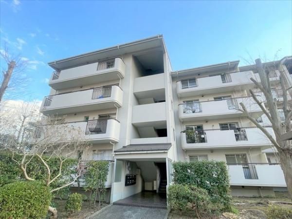 4LDK Apartment for Sale in Chigasaki, Kanagawa - 99.41m² - Thumbnail 2