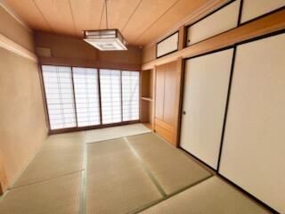 6LDK House for Rent in Quiet Nagano City Neighborhood - Thumbnail 3