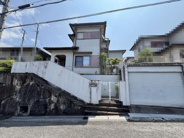 7DK Detached House for Sale in Sakurai, Nara - 209 sqm Land - Image 7