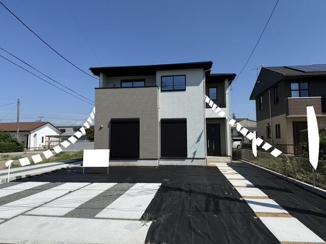 New 4LDK House in Takasaki with 3 Parking Spaces - Thumbnail 2