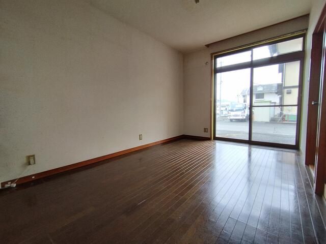 Terrace House for Rent in Quiet Nagano City Neighborhood - Thumbnail 2