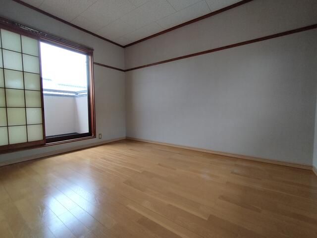 Terrace House for Rent in Quiet Nagano City Neighborhood - Thumbnail 4