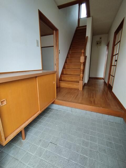 Terrace House for Rent in Quiet Nagano City Neighborhood - Thumbnail 3