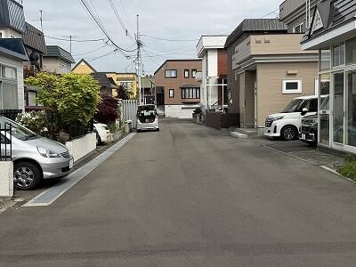 3LDK House for Sale in Shiroishi-ku, Sapporo, Near Heiwa Station - Thumbnail 2