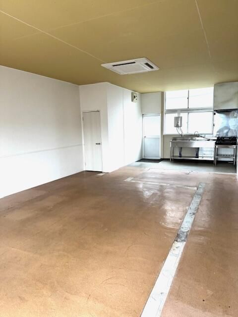 Shop for Rent in Chuo City, Yamanashi - 41.32 sqm, Free Parking - Thumbnail 2