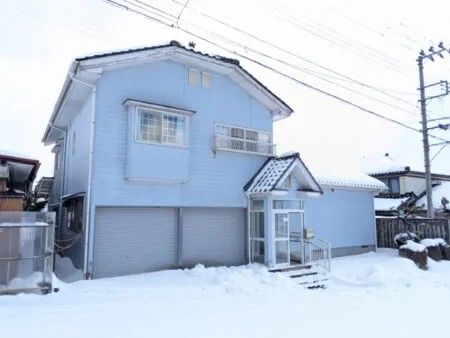 Historic Castle Town Home with Garage in Sakata, Yamagata - Image 1